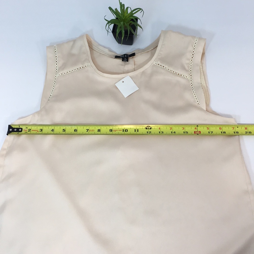 ✨TCEC✨CREAM SLEEVELESS TOP - Picture 13 of 15